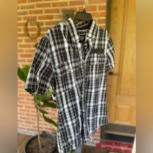 Harley Davidson “1” Short Sleeve Button Up Shirt (Men’s Medium)